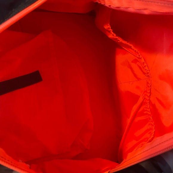 Lug Propeller East West Duffel Bag. - Picture 4 of 4